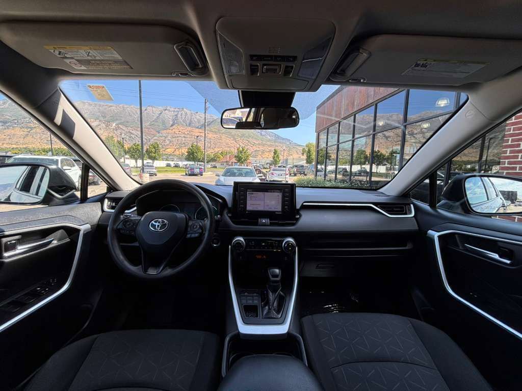 Used 2021 Toyota RAV4 XLE image 24