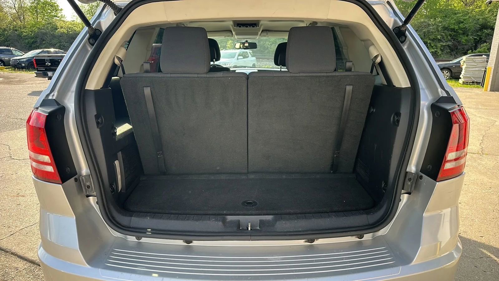 Used 2010 Dodge Journey SXT w/ Flexible Seating Group FWD image 15