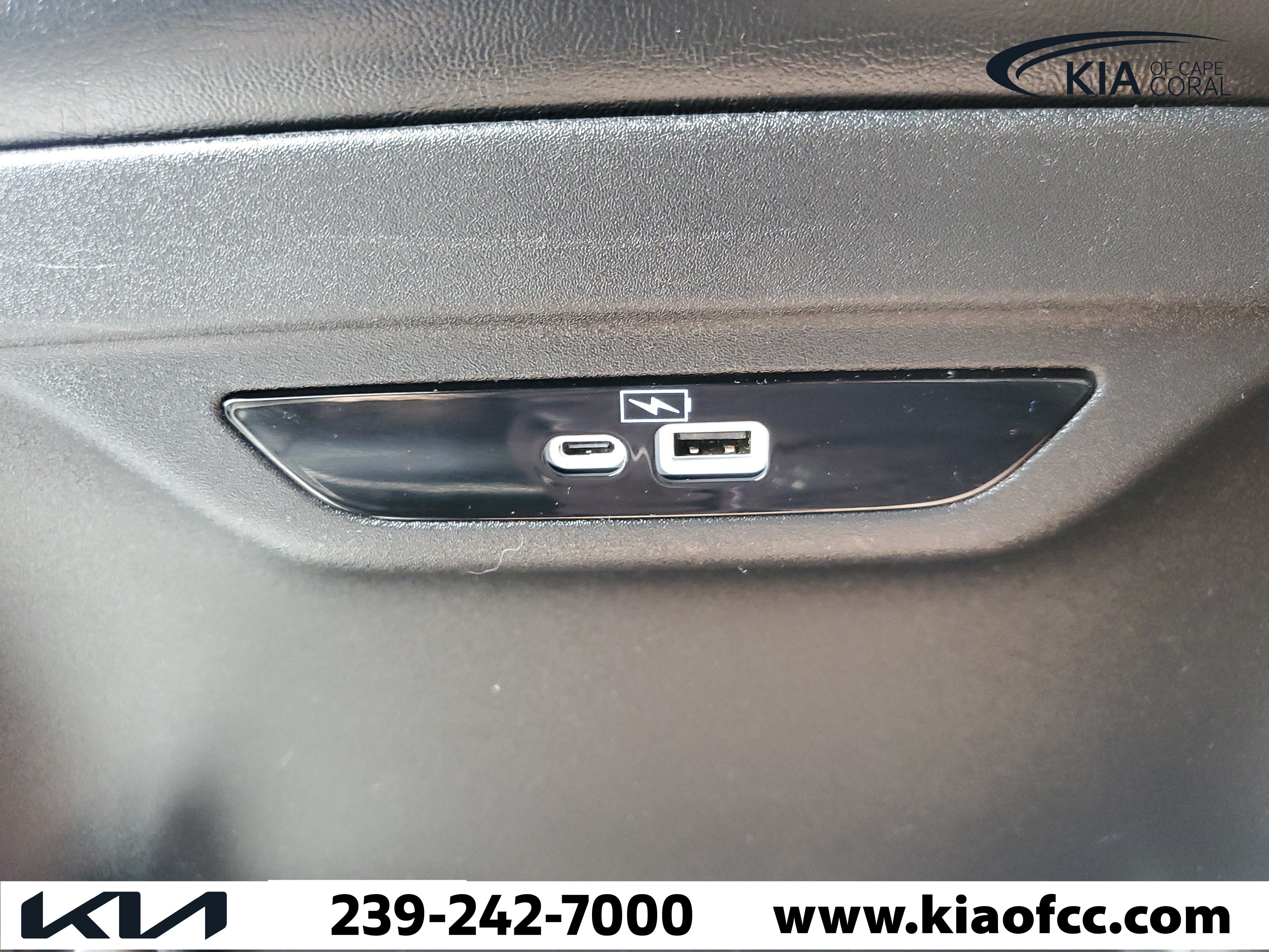 Used 2022 Chrysler Pacifica Limited FWD image 14