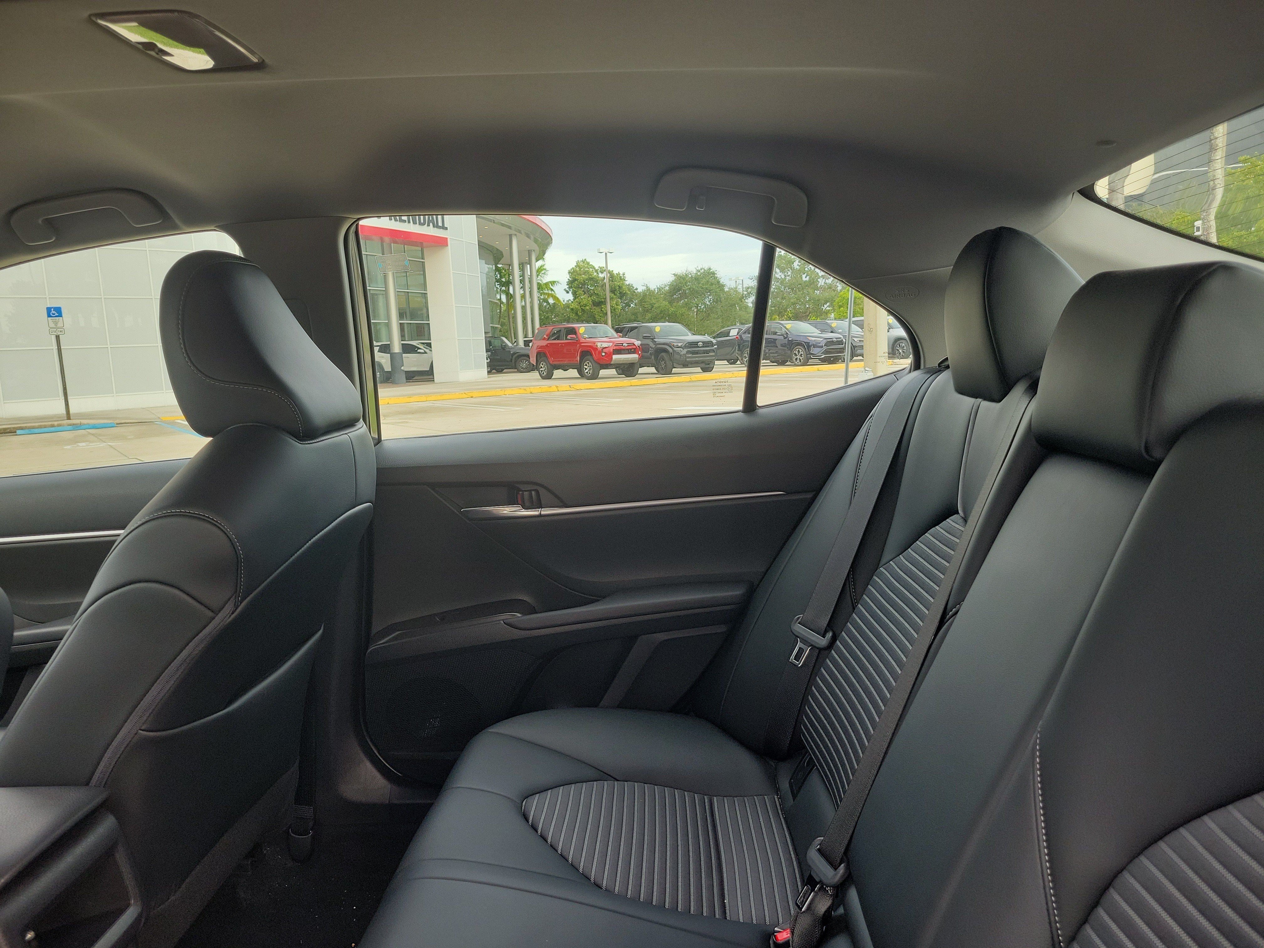 Used 2023 Toyota Camry SE FWD image 13