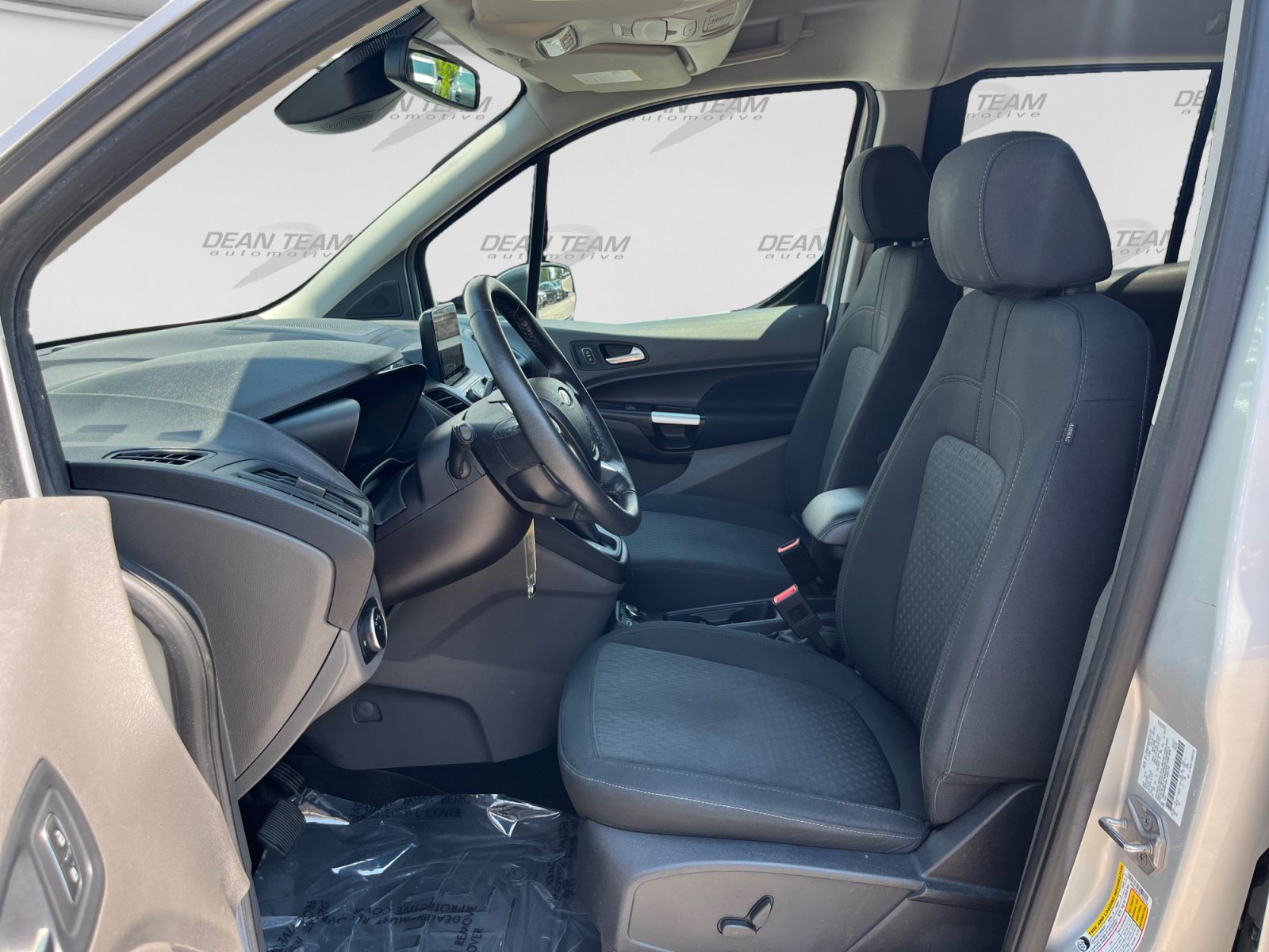 Used 2020 Ford Transit Connect XLT FWD image 11