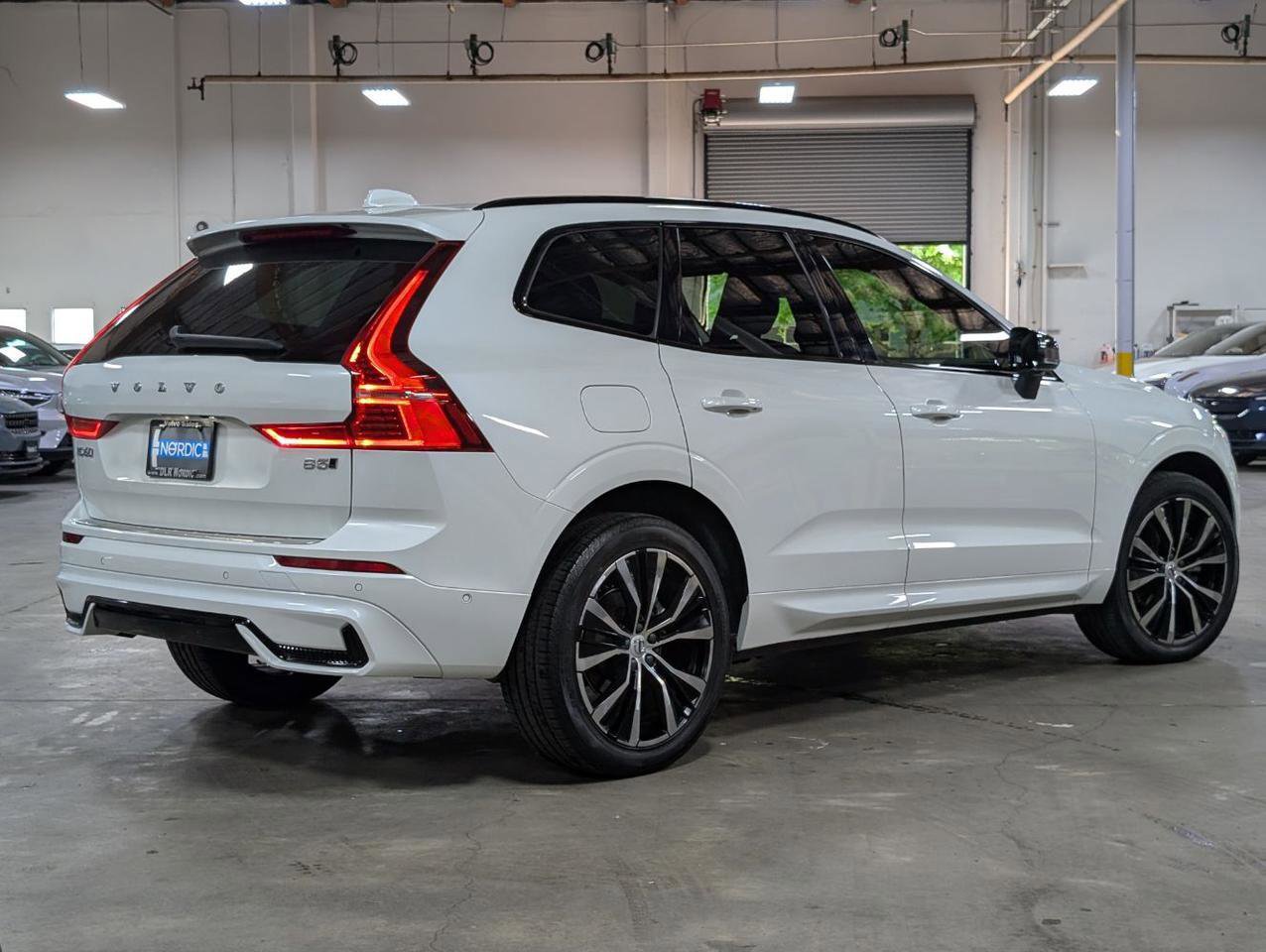 Used 2023 Volvo XC60 B5 Plus w/ Climate Package AWD/4WD image 2