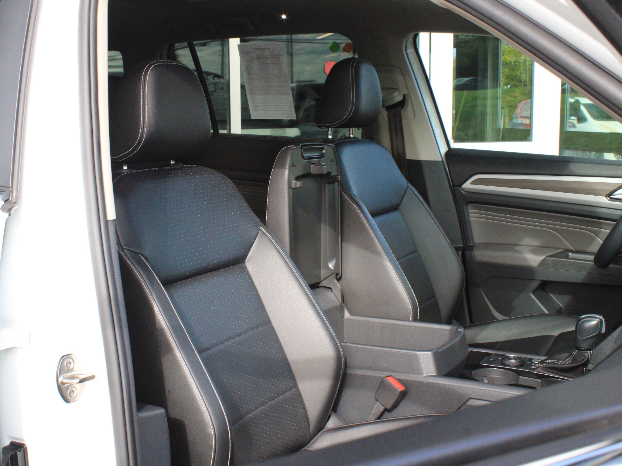 Used 2023 Volkswagen Atlas SEL AWD/4WD image 25