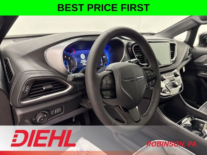 New 2026 Chrysler Pacifica Limited AWD/4WD image 26