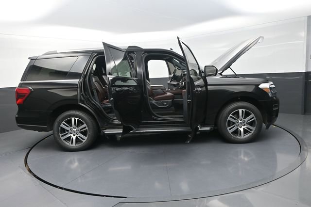Used 2022 Ford Expedition Limited AWD/4WD image 24