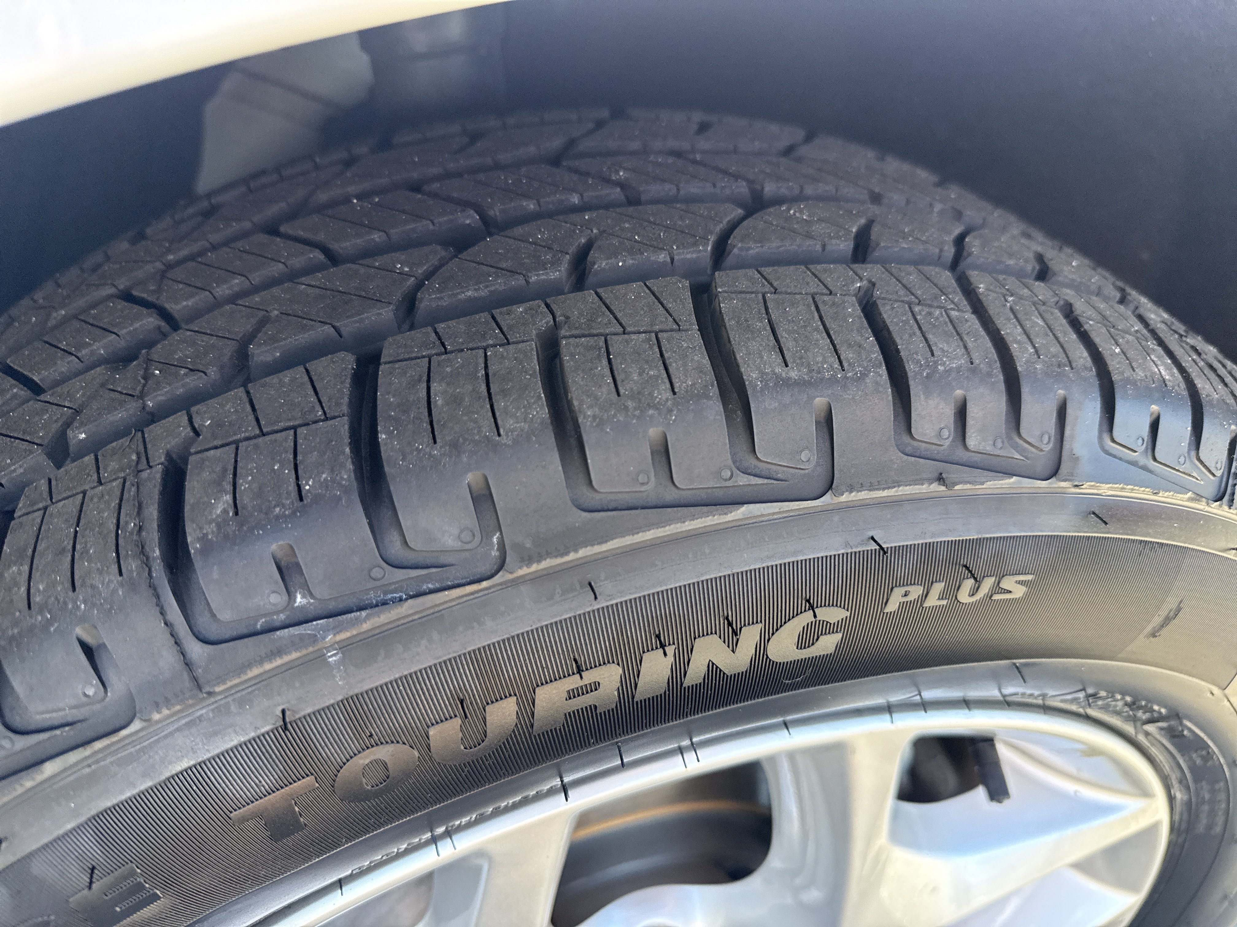 Used 2019 Chrysler Pacifica Touring-L Plus w/ Tire & Wheel Group FWD image 11