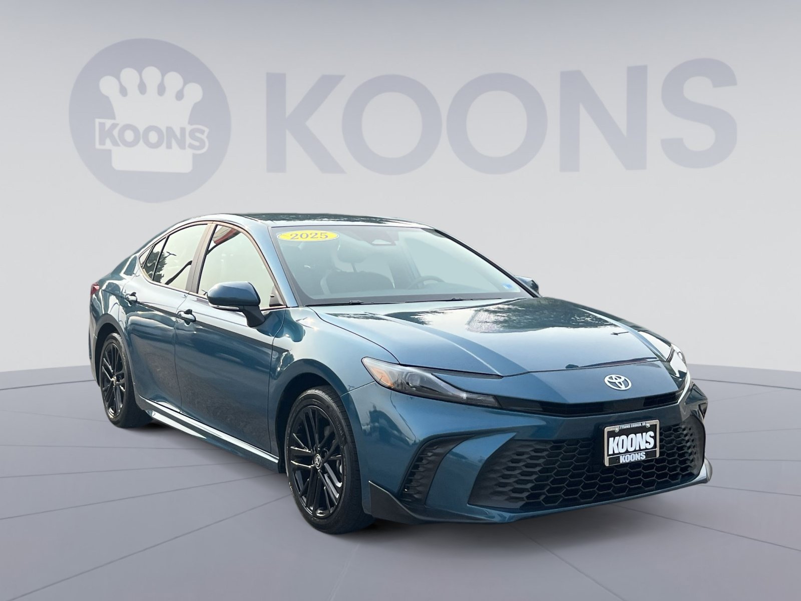 Used 2025 Toyota Camry SE AWD/4WD image 10