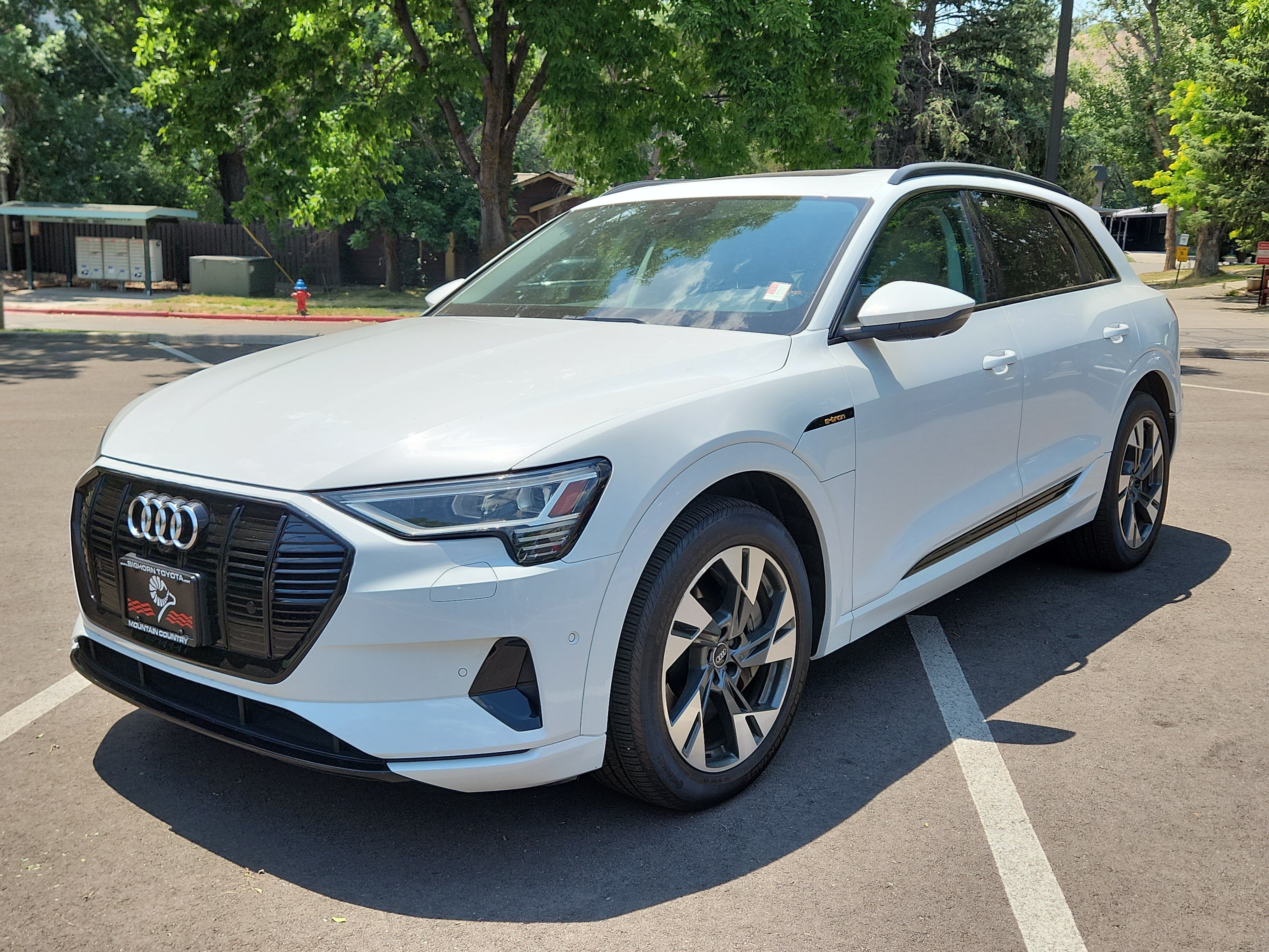 Used 2021 Audi e-tron Premium w/ Convenience Plus Package AWD/4WD image 4
