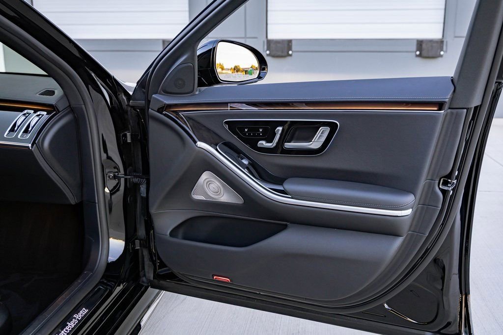 Used 2023 Mercedes-Benz S 500 4MATIC w/ AMG Line image 25