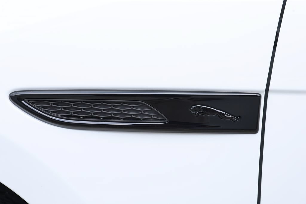 Certified 2026 Jaguar F-PACE R-Dynamic S AWD/4WD image 7