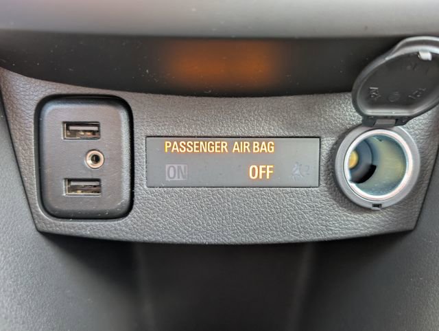 Used 2022 Chevrolet Trax LT w/ LT Convenience Package image 25