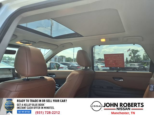 Used 2024 Nissan Pathfinder Platinum w/ Cargo Package AWD/4WD image 10