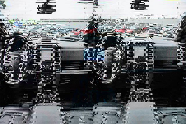 Used 2020 Ford F150 Platinum w/ Equipment Group 701A Luxury image 5