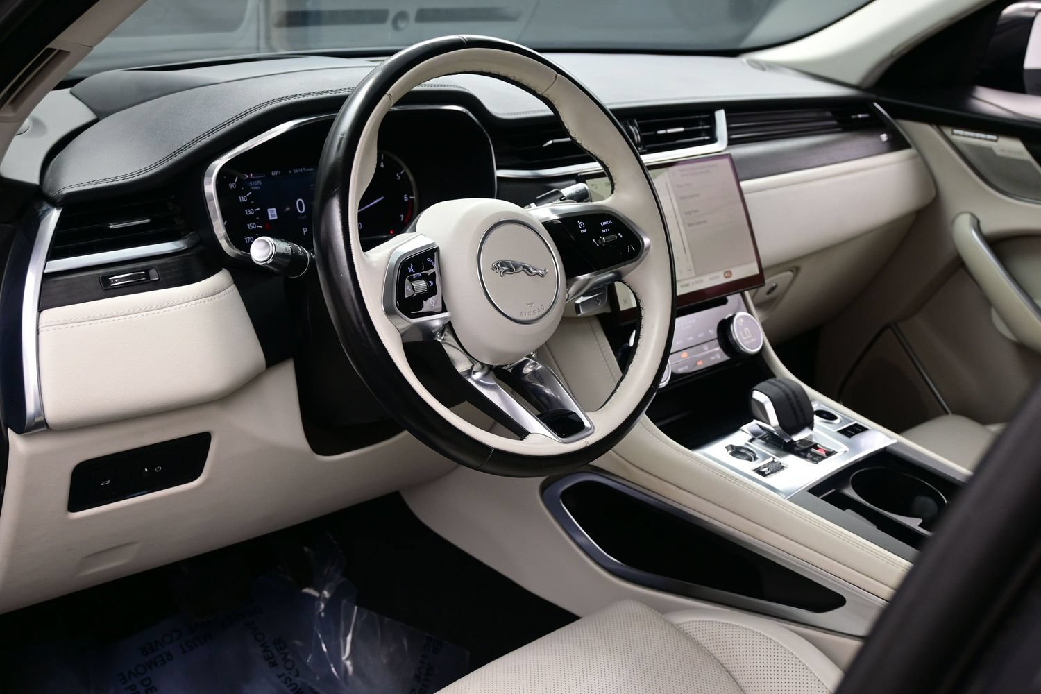 Used 2022 Jaguar F-PACE S AWD/4WD image 15