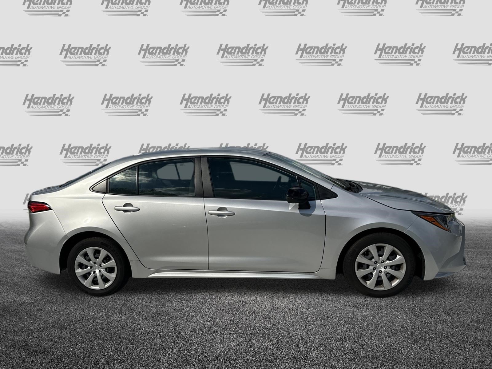 Used 2025 Toyota Corolla LE FWD image 11