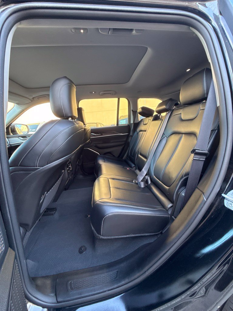 Used 2023 Jeep Grand Cherokee 4WD 4xe image 18