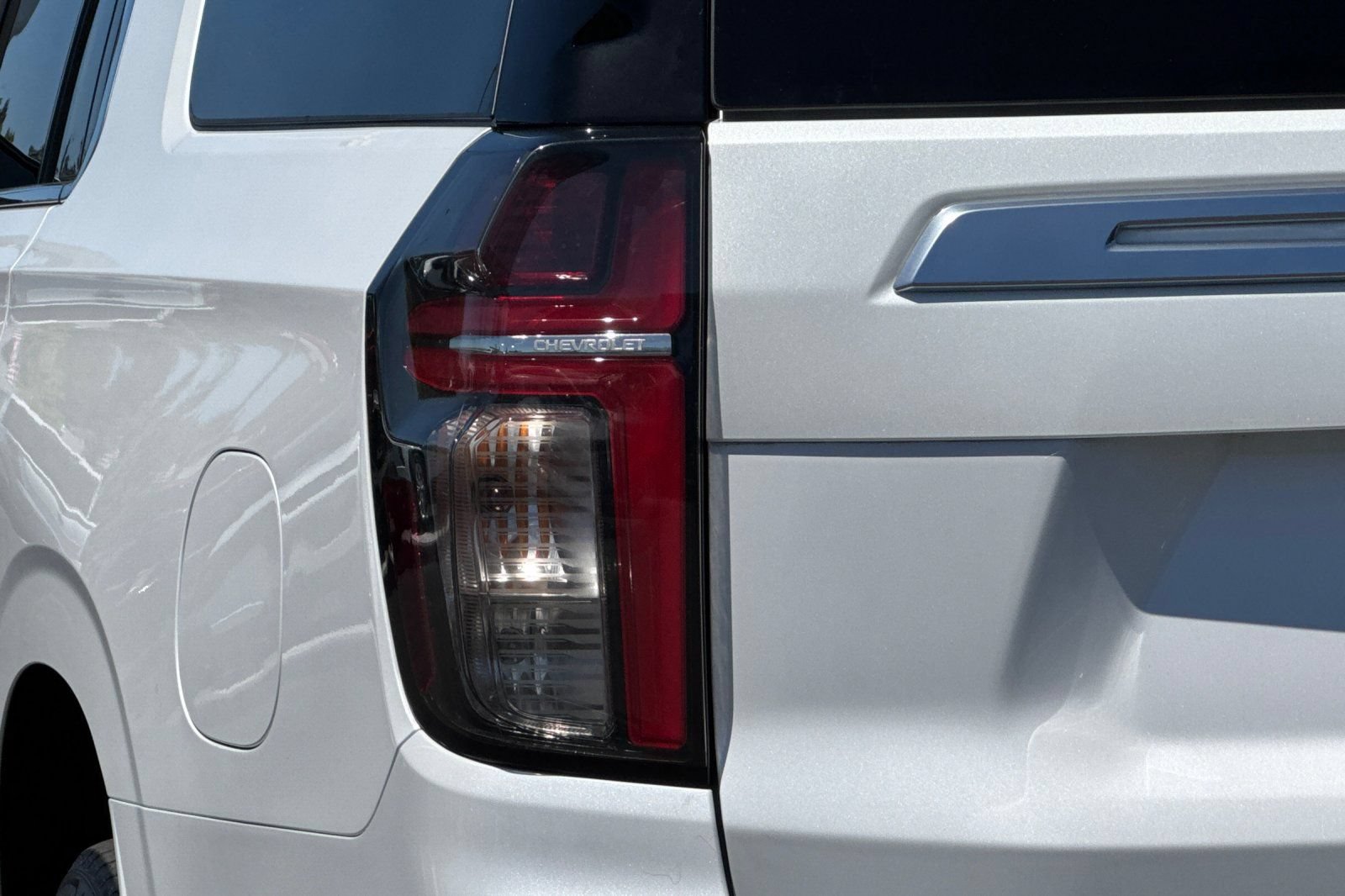 Used 2023 Chevrolet Suburban High Country w/ LPO, Illumination Package AWD/4WD image 44
