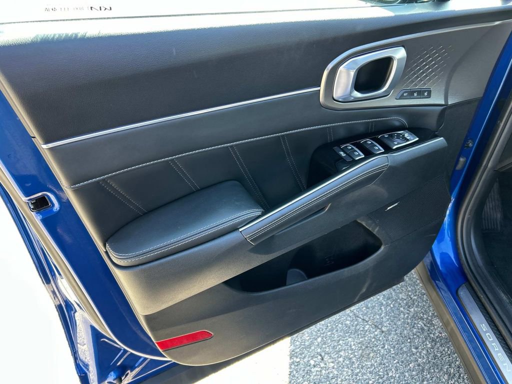 Used 2022 Kia Sorento SX image 16