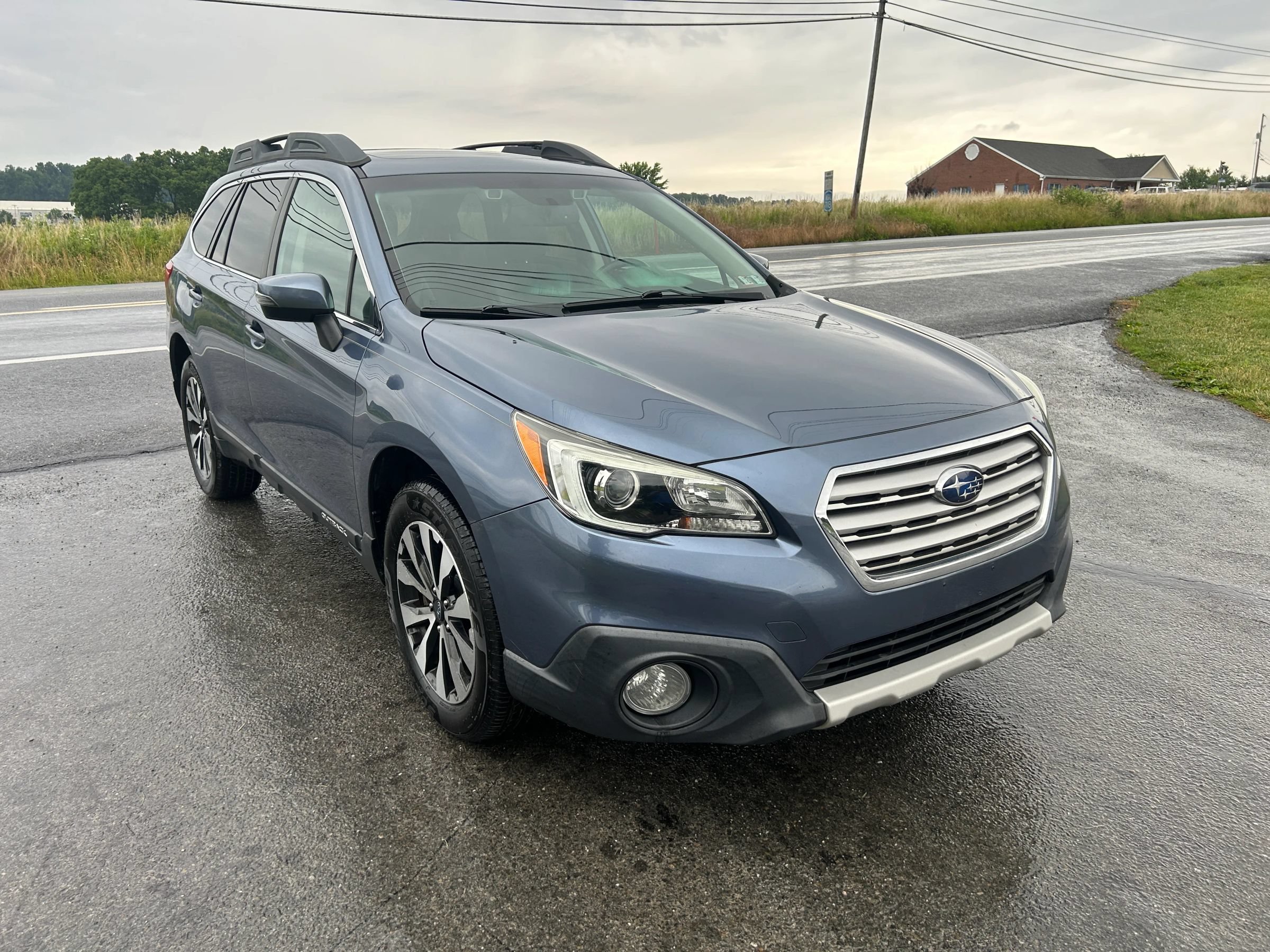 Used 2016 Subaru Outback 2.5i Limited AWD/4WD image 4