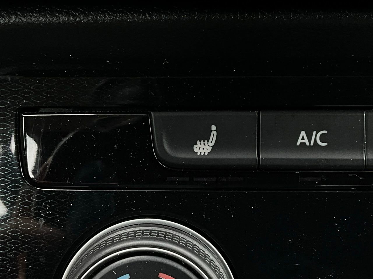 Used 2025 Volkswagen Taos S image 27