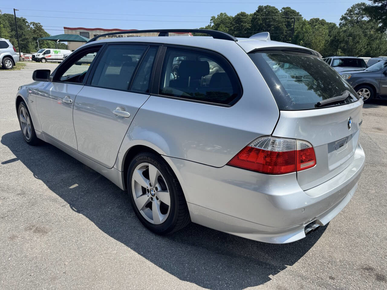 Used 2006 BMW 530xi Wagon image 2