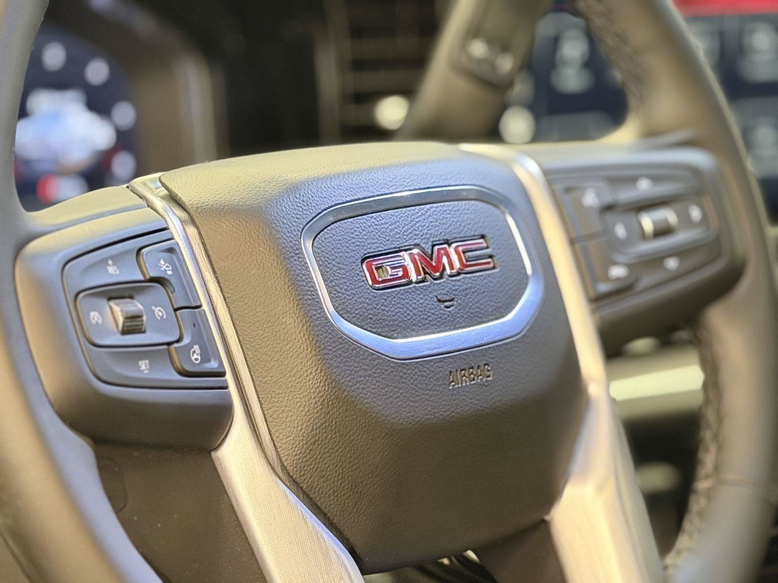 Certified 2025 GMC Sierra 1500 SLT AWD/4WD image 15