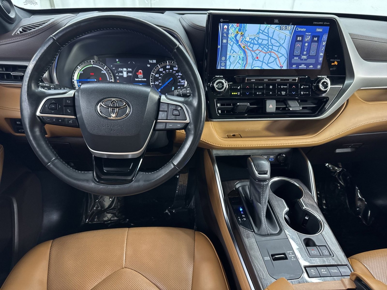 Used 2022 Toyota Highlander Platinum AWD/4WD image 33