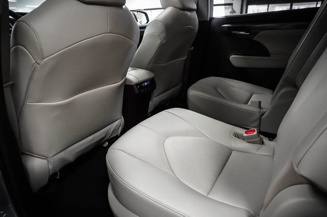 Used 2022 Toyota Highlander Limited AWD/4WD image 19