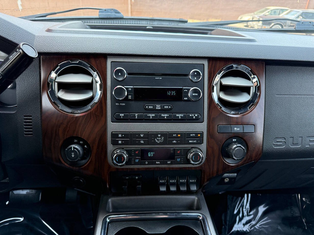 Used 2011 Ford F250 Lariat w/ Lariat Interior Pkg AWD/4WD image 14