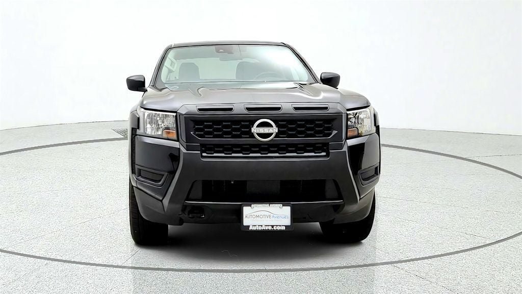 Used 2025 Nissan Frontier S AWD/4WD image 2