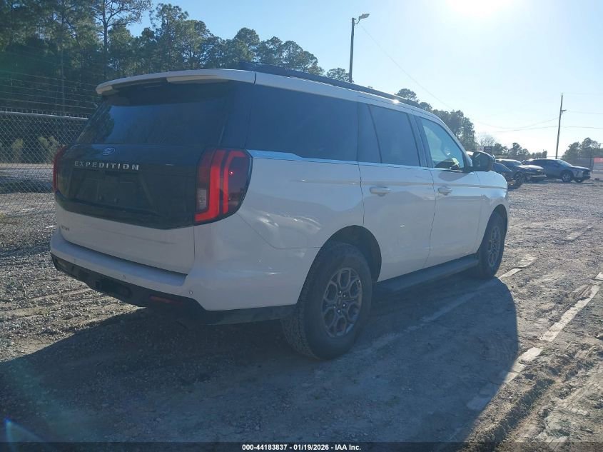 Used 2025 Ford Expedition Active image 2