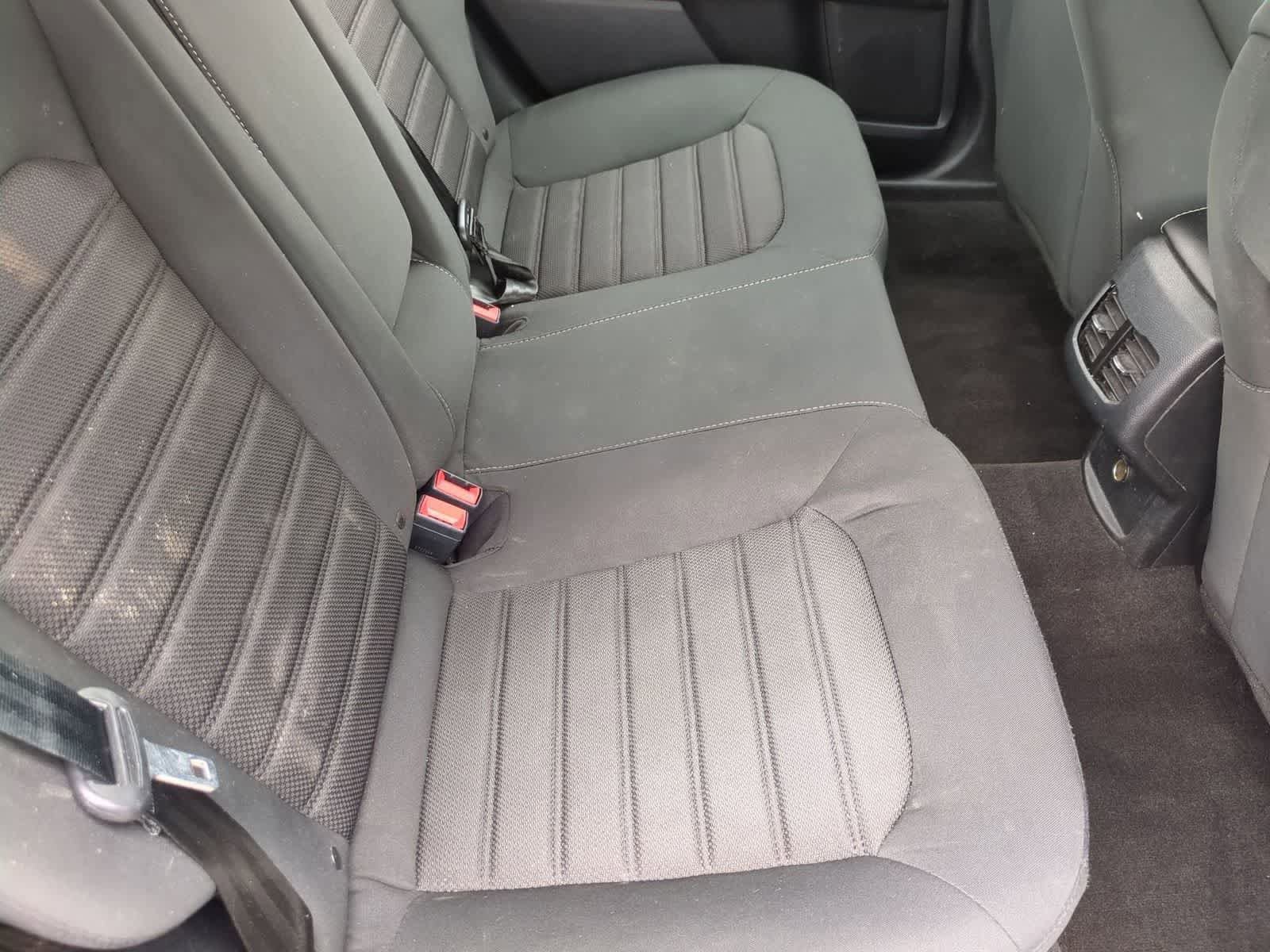Used 2020 Ford Fusion SE FWD image 20