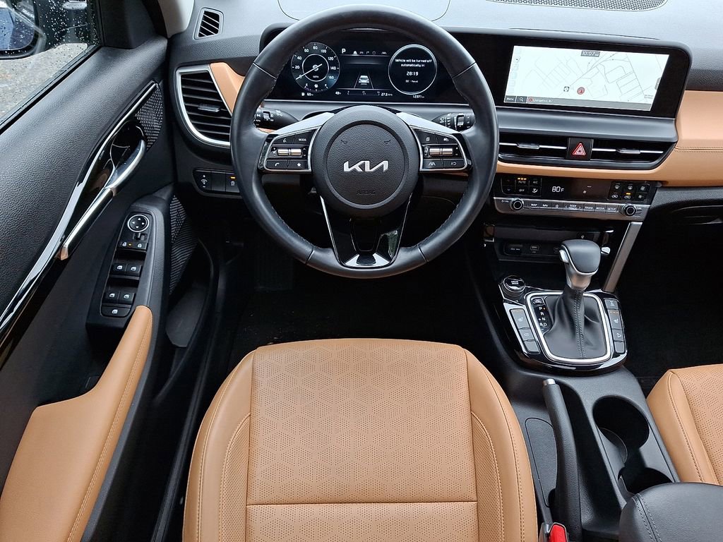 Used 2024 Kia Seltos EX AWD/4WD image 11