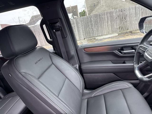 Used 2026 GMC Yukon XL Denali w/ Sun & Power Step Package RWD image 14