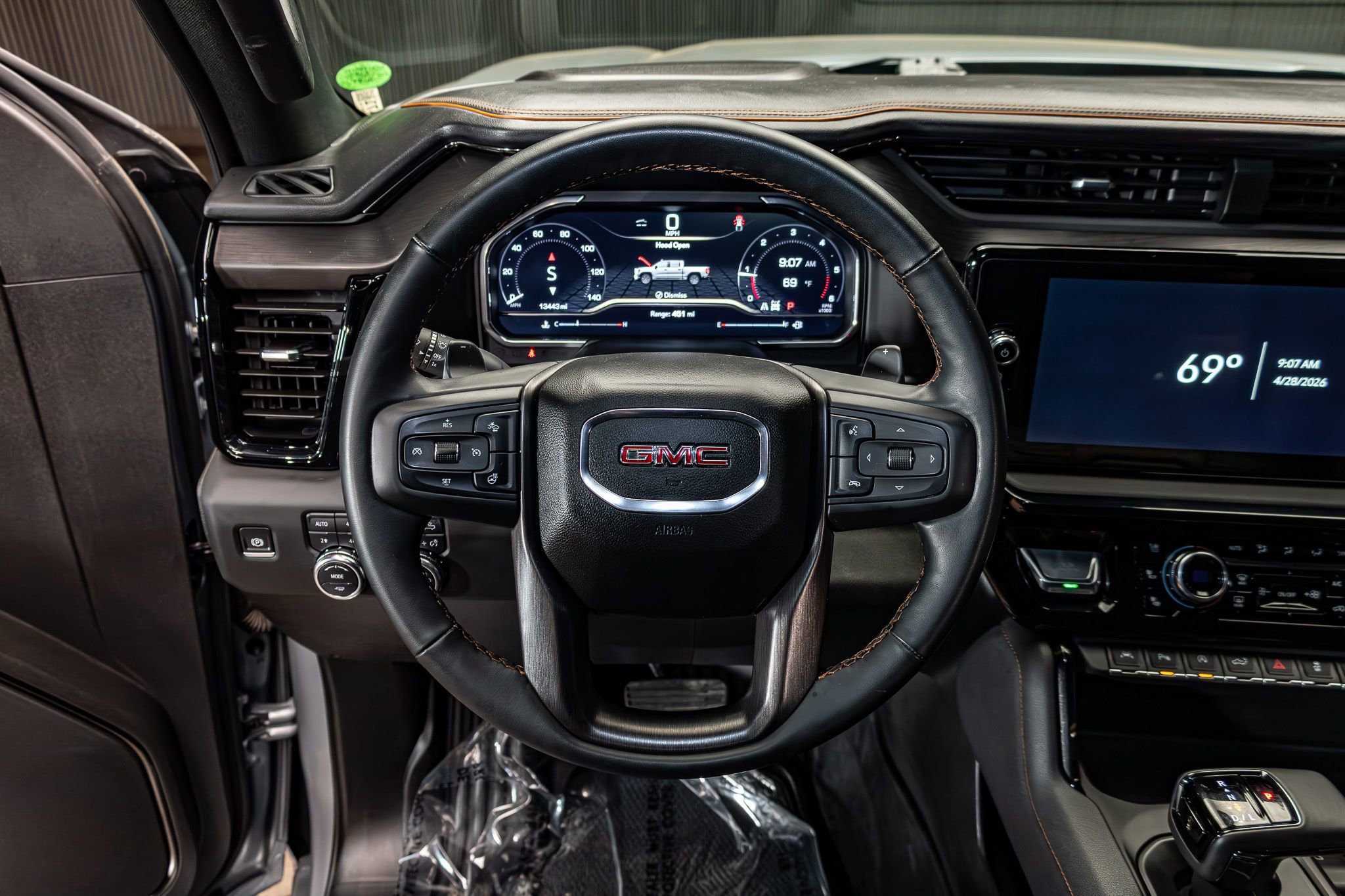 Used 2025 GMC Sierra 1500 AT4 w/ Technology Package AWD/4WD image 16