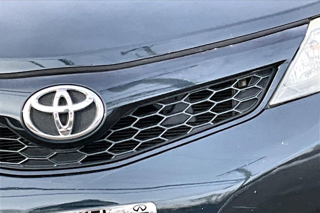 Used 2013 Toyota Camry SE image 11