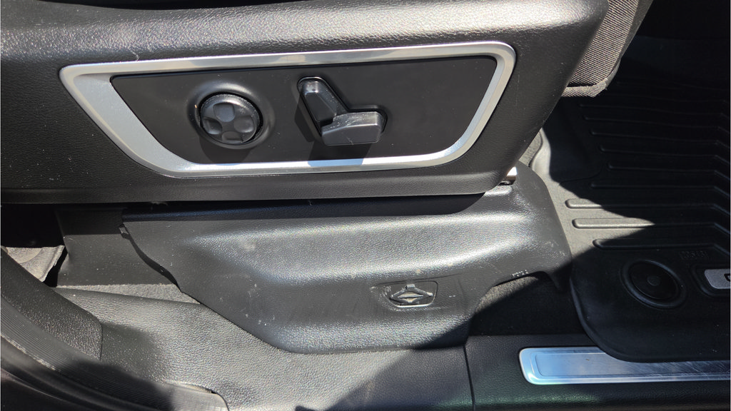 Used 2019 RAM 1500 Laramie w/ Sport Appearance Package AWD/4WD image 43