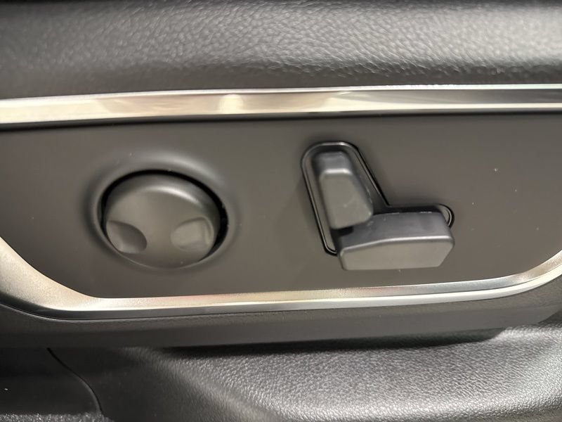 New 2026 RAM 1500 Laramie AWD/4WD image 14
