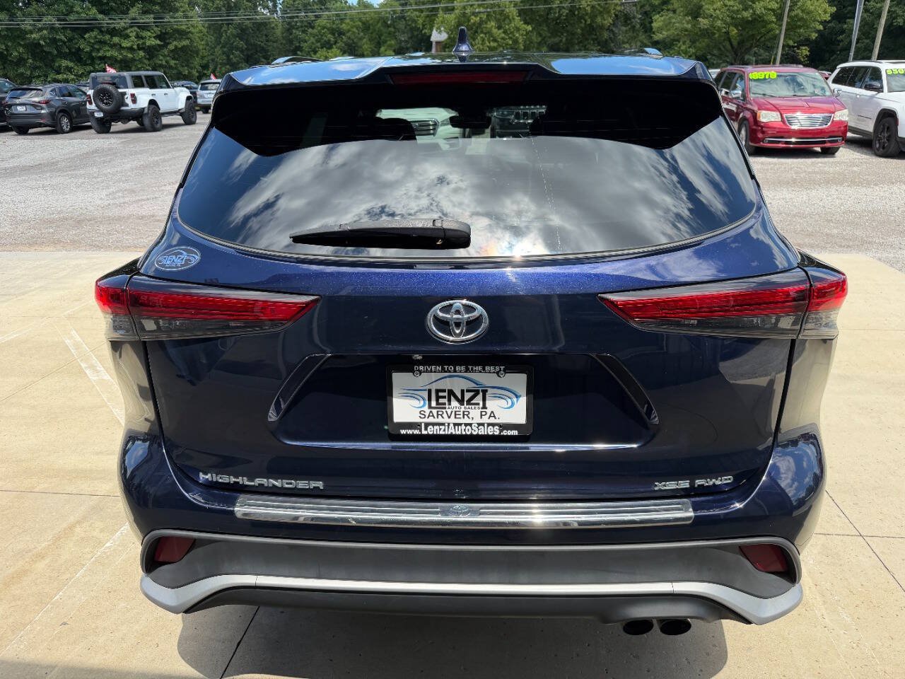 Used 2022 Toyota Highlander XSE AWD/4WD image 9
