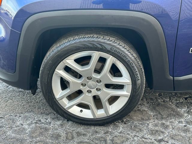 Used 2021 Jeep Renegade Latitude w/ Convenience Group FWD image 11