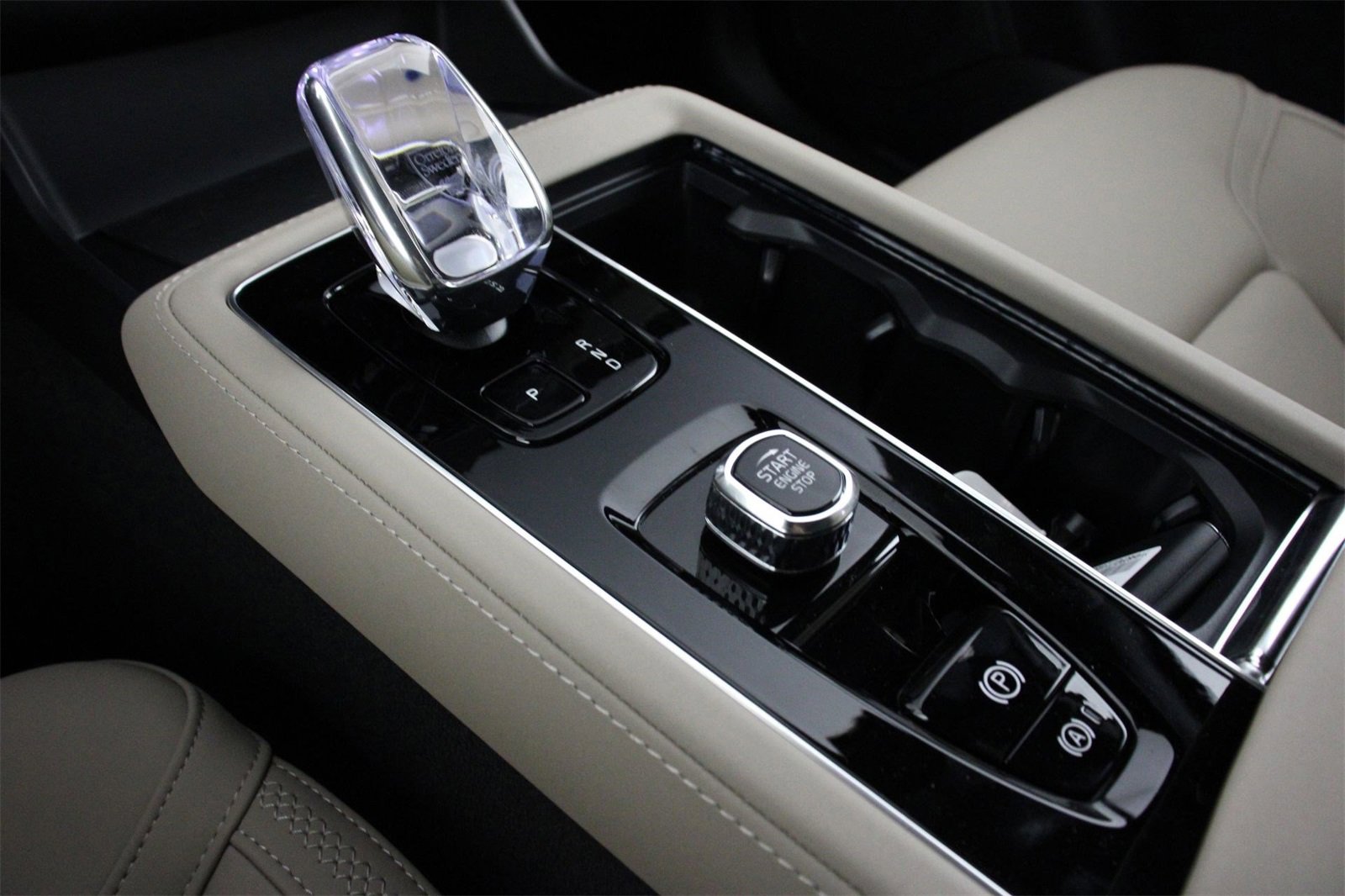 New 2026 Volvo XC90 T8 Plus image 7