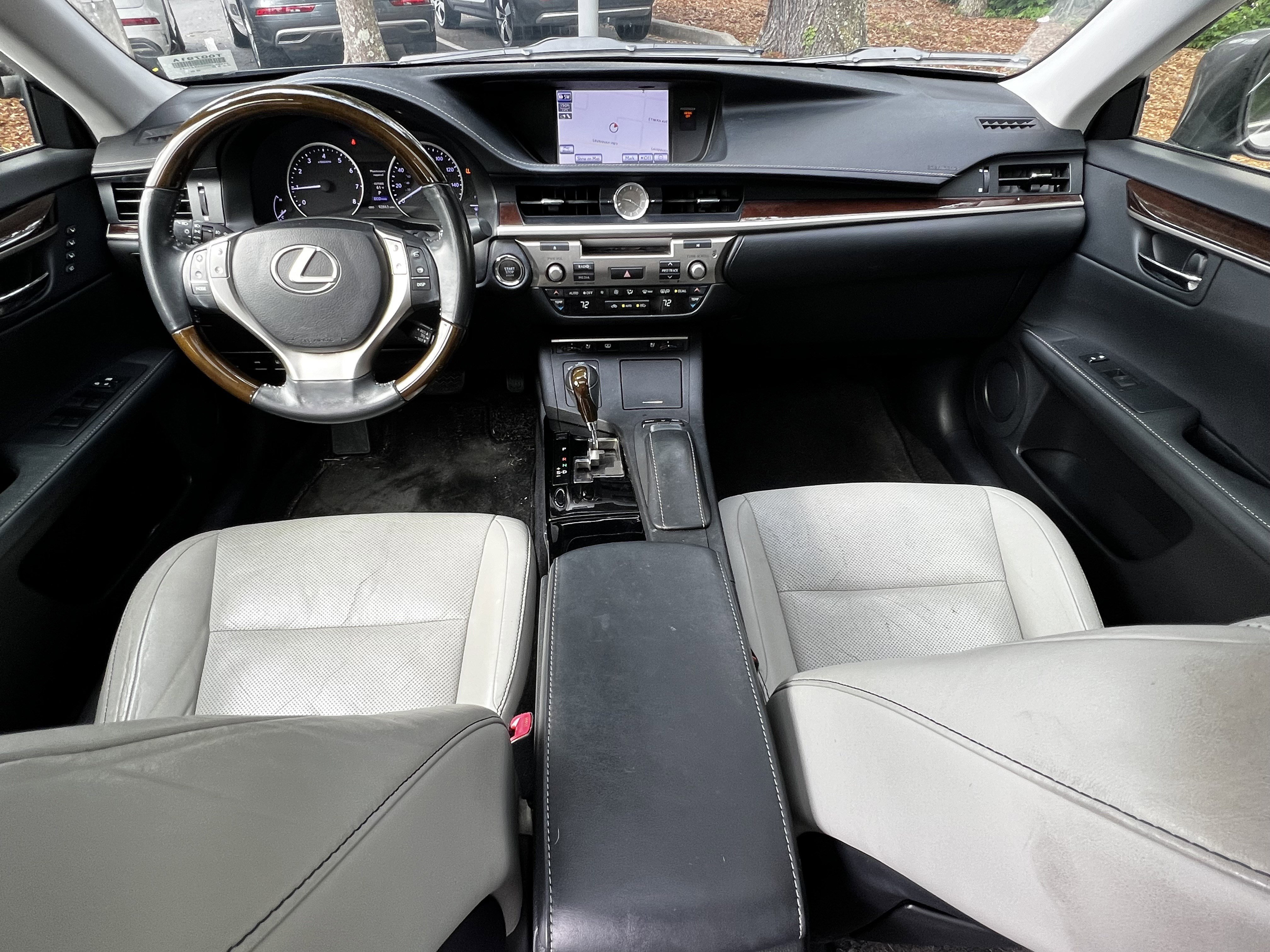 Used 2013 Lexus ES 350 w/ Luxury Pkg FWD image 35