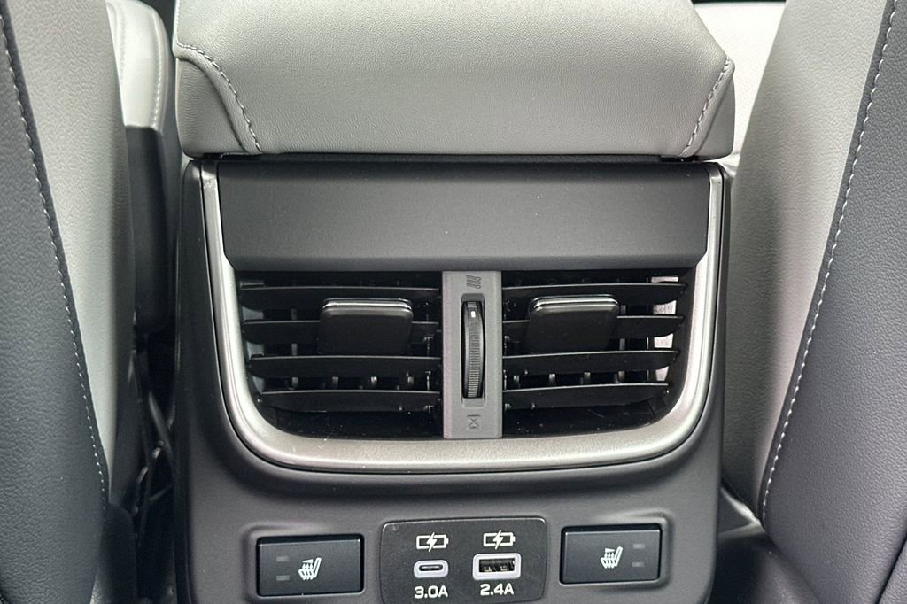 Used 2025 Subaru Legacy Limited image 14