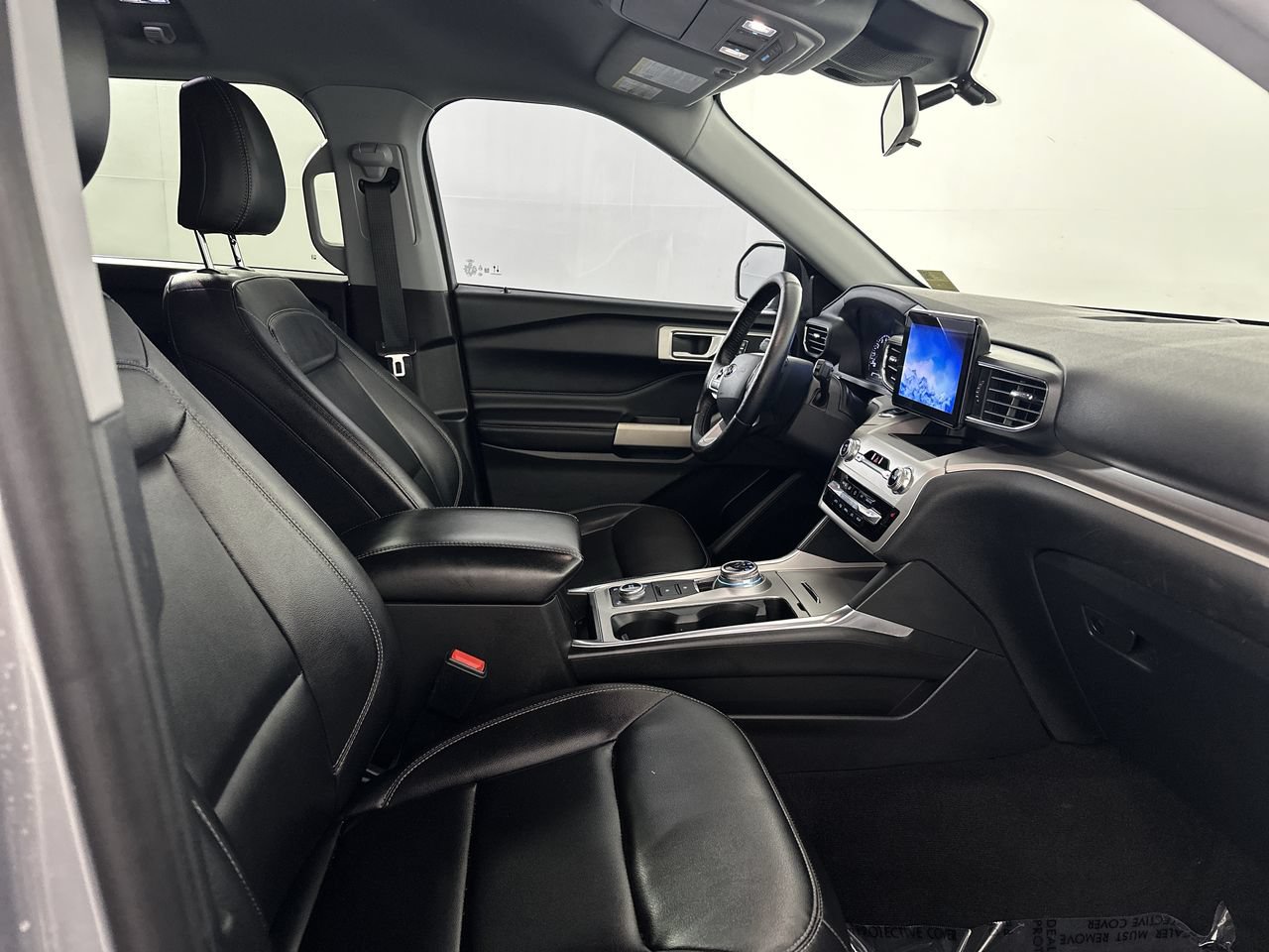Used 2021 Ford Explorer XLT w/ Equipment Group 202A AWD/4WD image 12