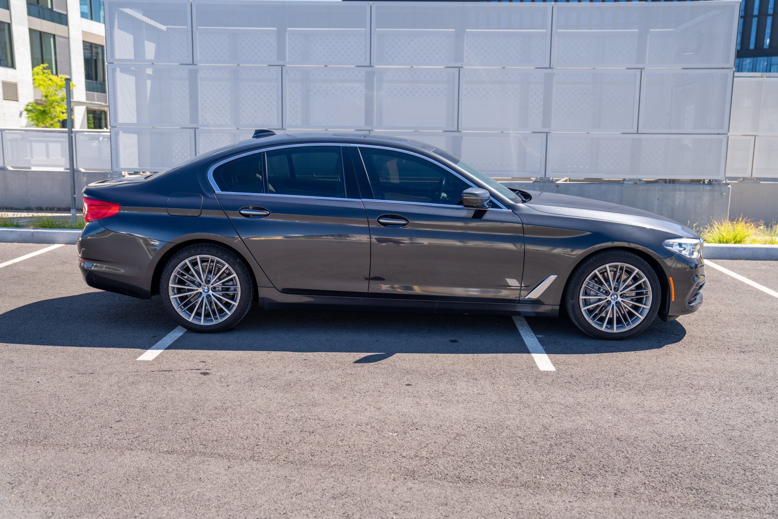 Used 2018 BMW 530i w/ Premium Package RWD image 8