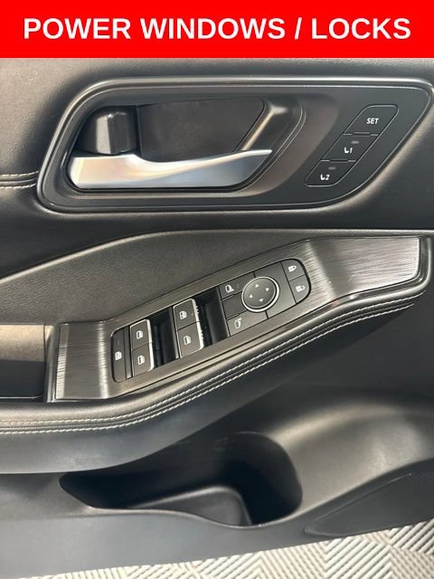 Certified 2025 Nissan Rogue SL w/ SL Premium Package FWD image 11