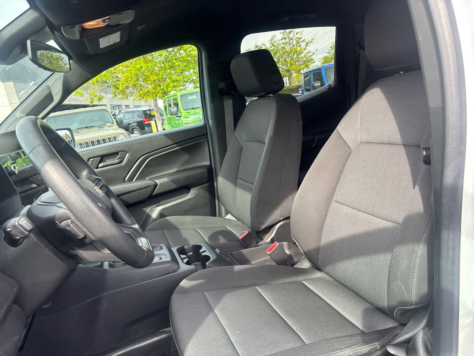 Used 2023 Chevrolet Colorado W/T image 15