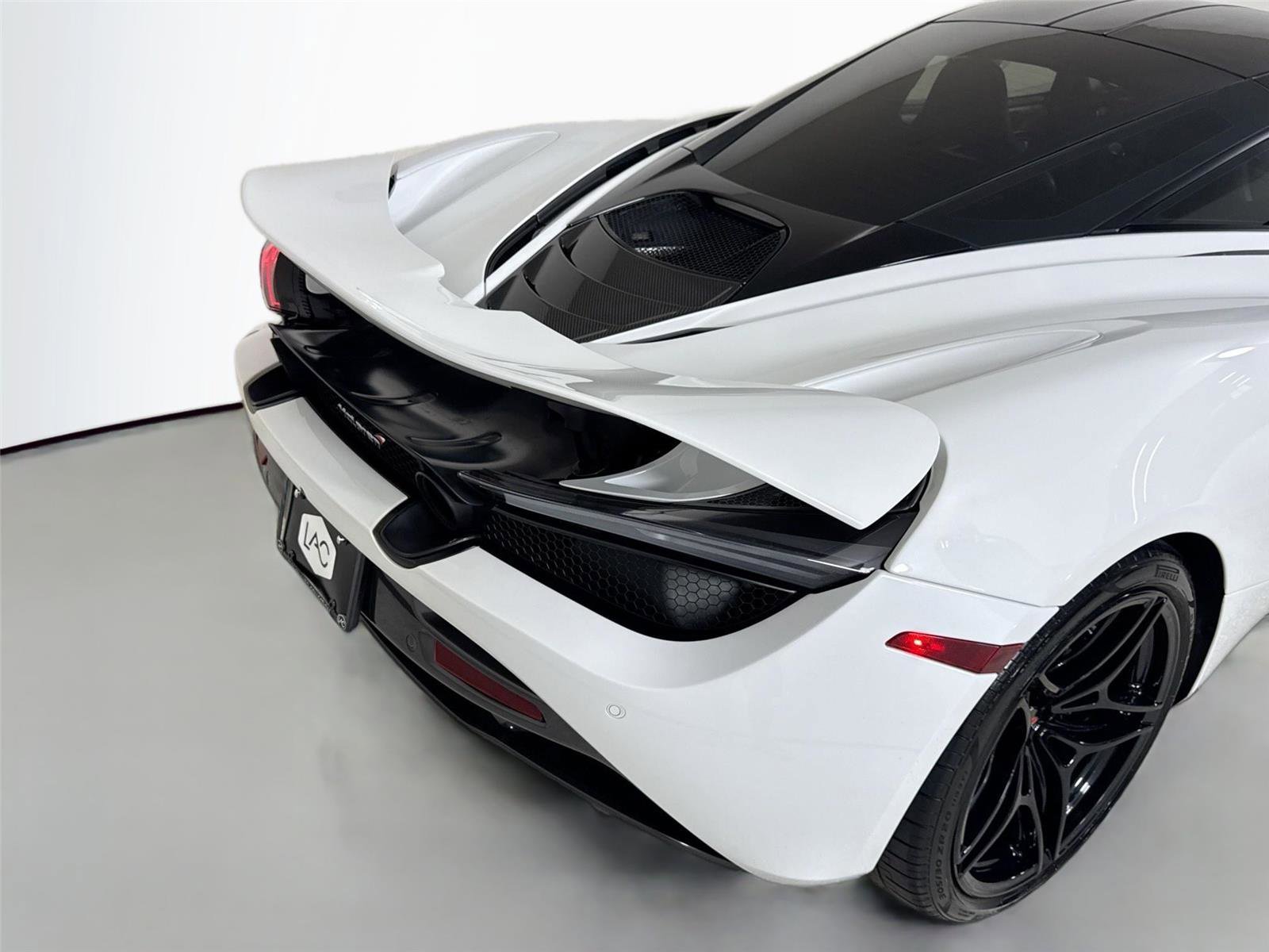 Used 2018 McLaren 720S image 30