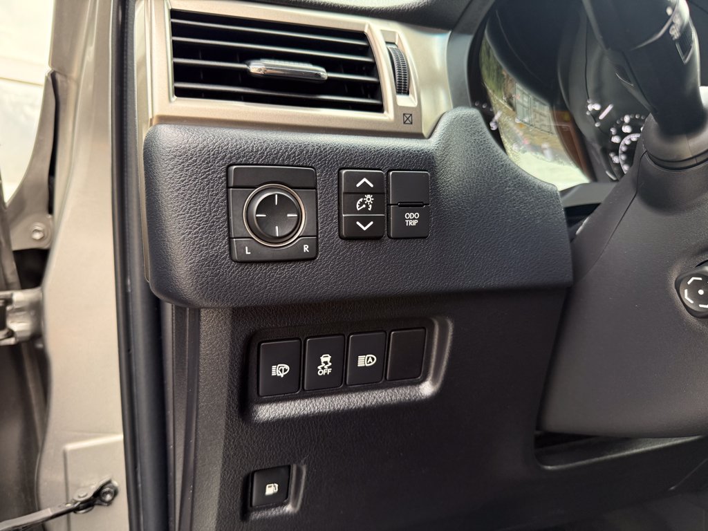 Used 2020 Lexus GX 460 Premium w/ Premium Package AWD/4WD image 44