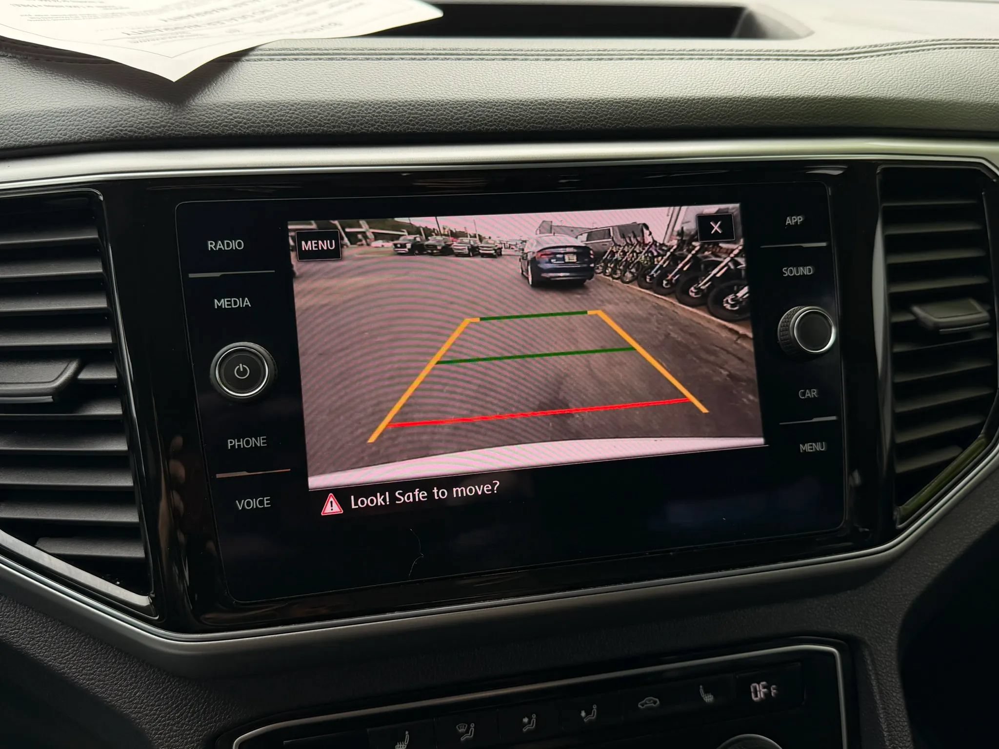 Used 2018 Volkswagen Atlas SEL AWD/4WD image 21